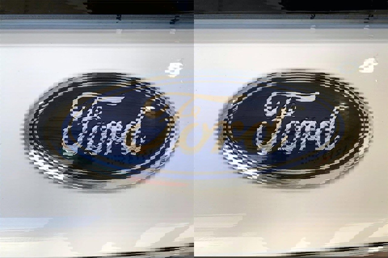 Certified 2023 Ford Explorer XLT w/ Equipment Group 202A image 7