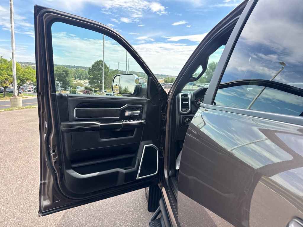 Used 2020 RAM 3500 Laramie AWD/4WD image 10