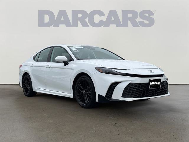 Used 2025 Toyota Camry SE FWD image 4