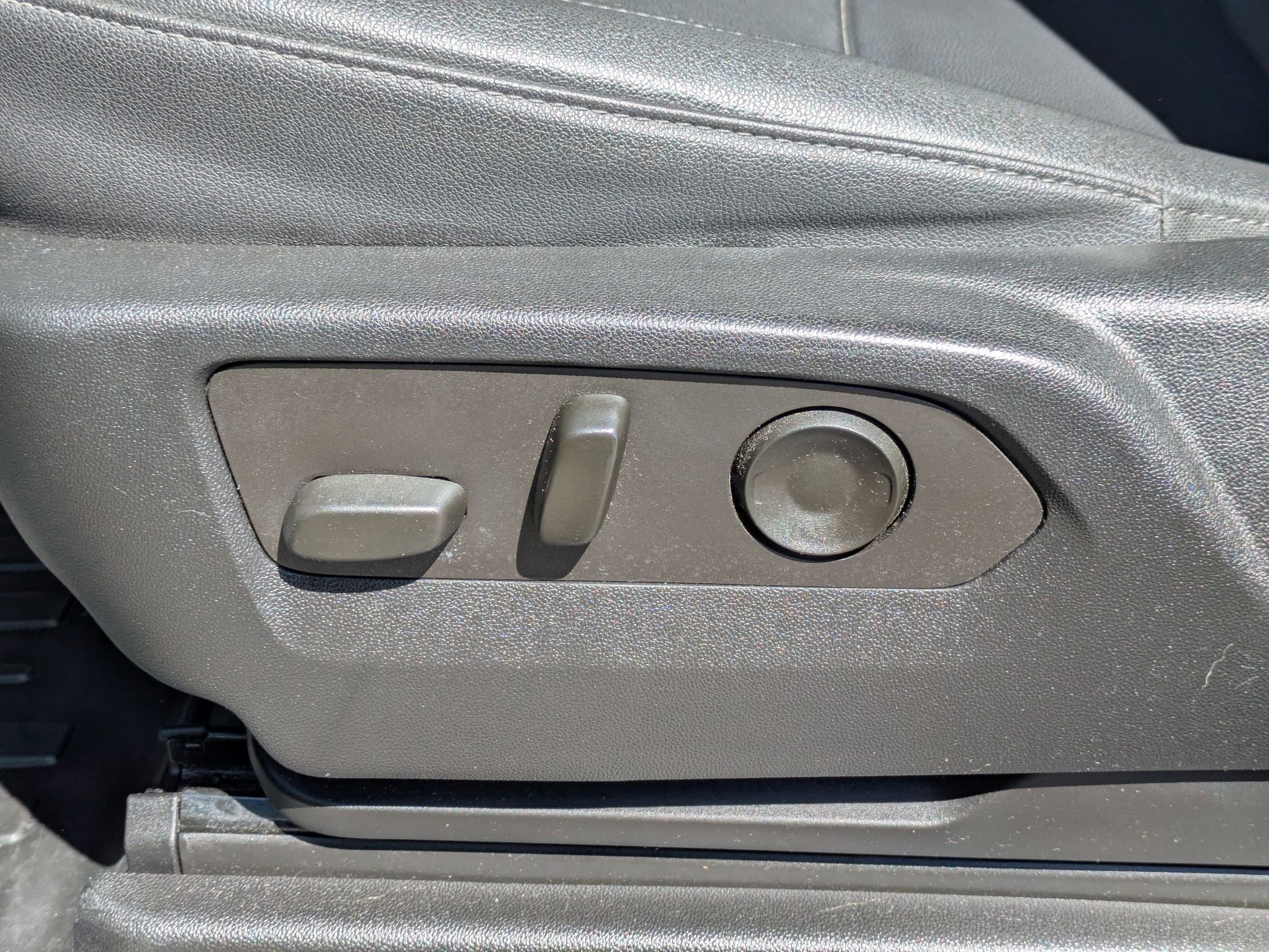 Used 2022 Chevrolet Tahoe Z71 w/ Z71 Off-Road Package image 14