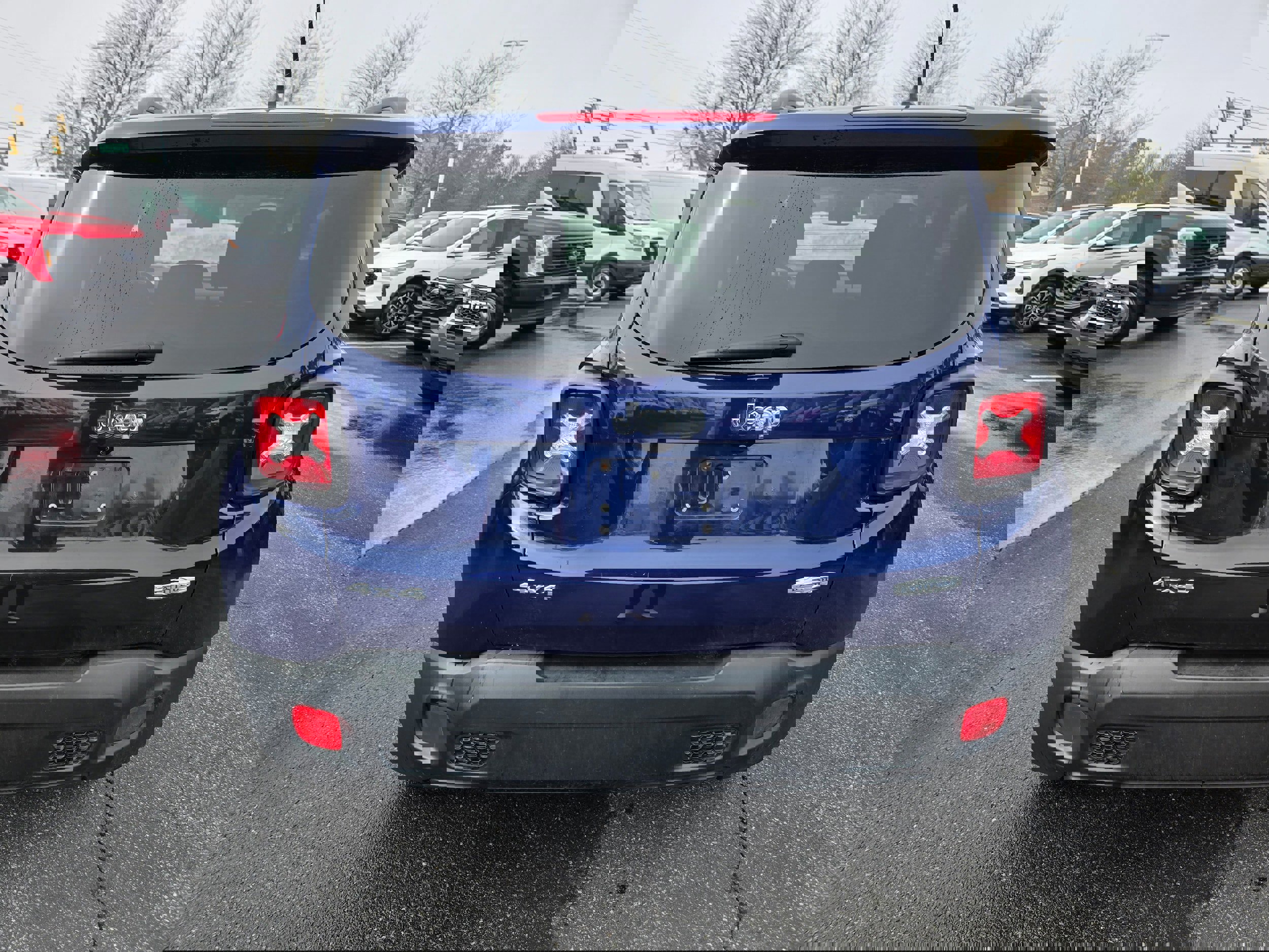 Used 2017 Jeep Renegade Latitude w/ Cold Weather Group image 3