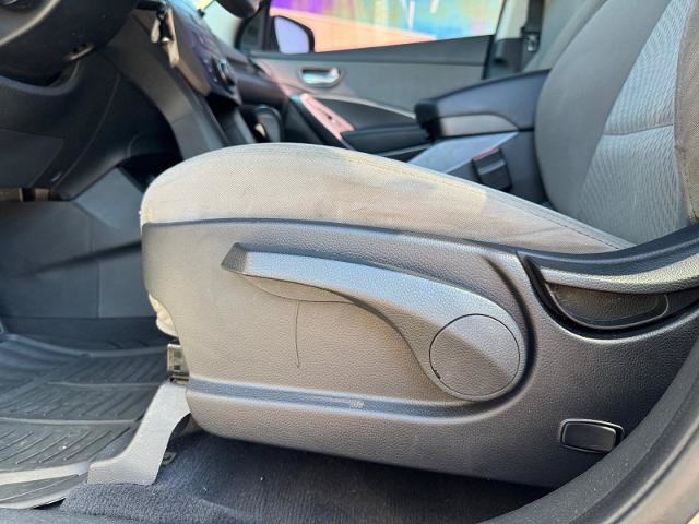 Used 2018 Hyundai Santa Fe Sport FWD image 17