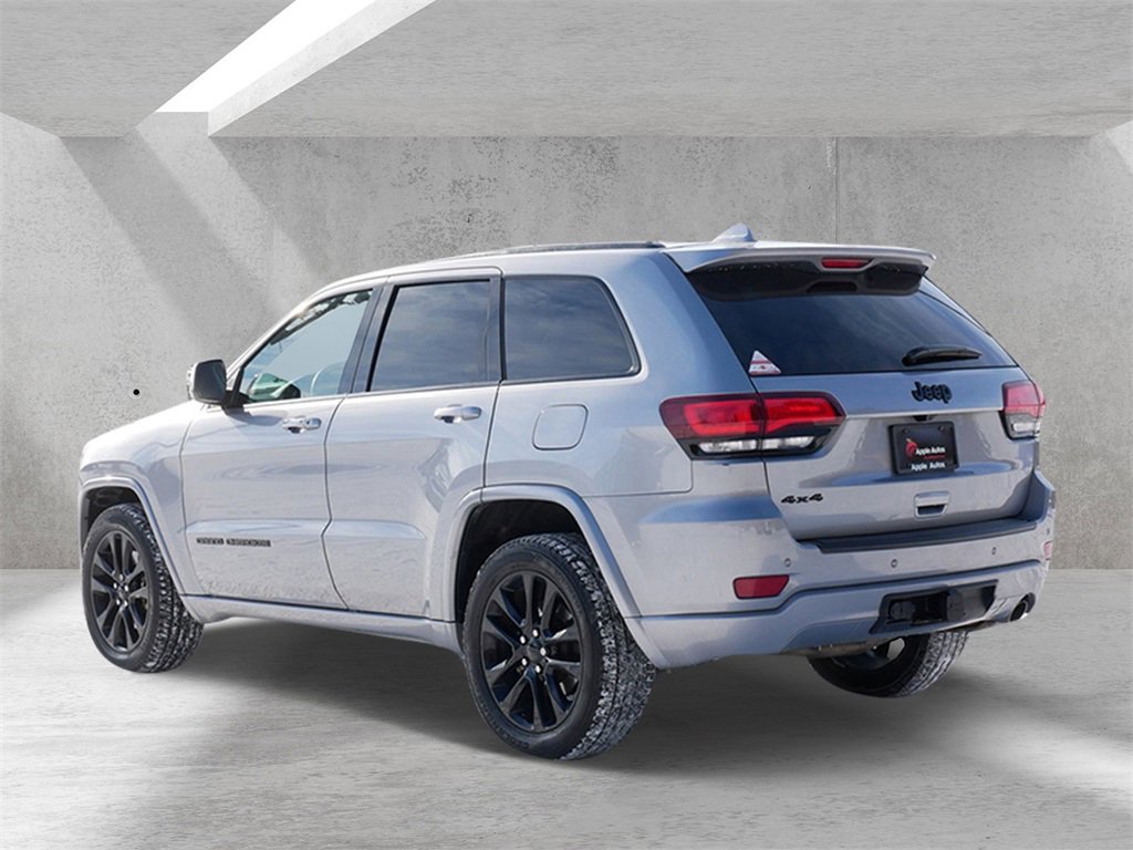 Used 2021 Jeep Grand Cherokee Laredo X image 4