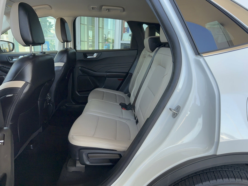 Certified 2022 Ford Escape Titanium AWD/4WD image 12