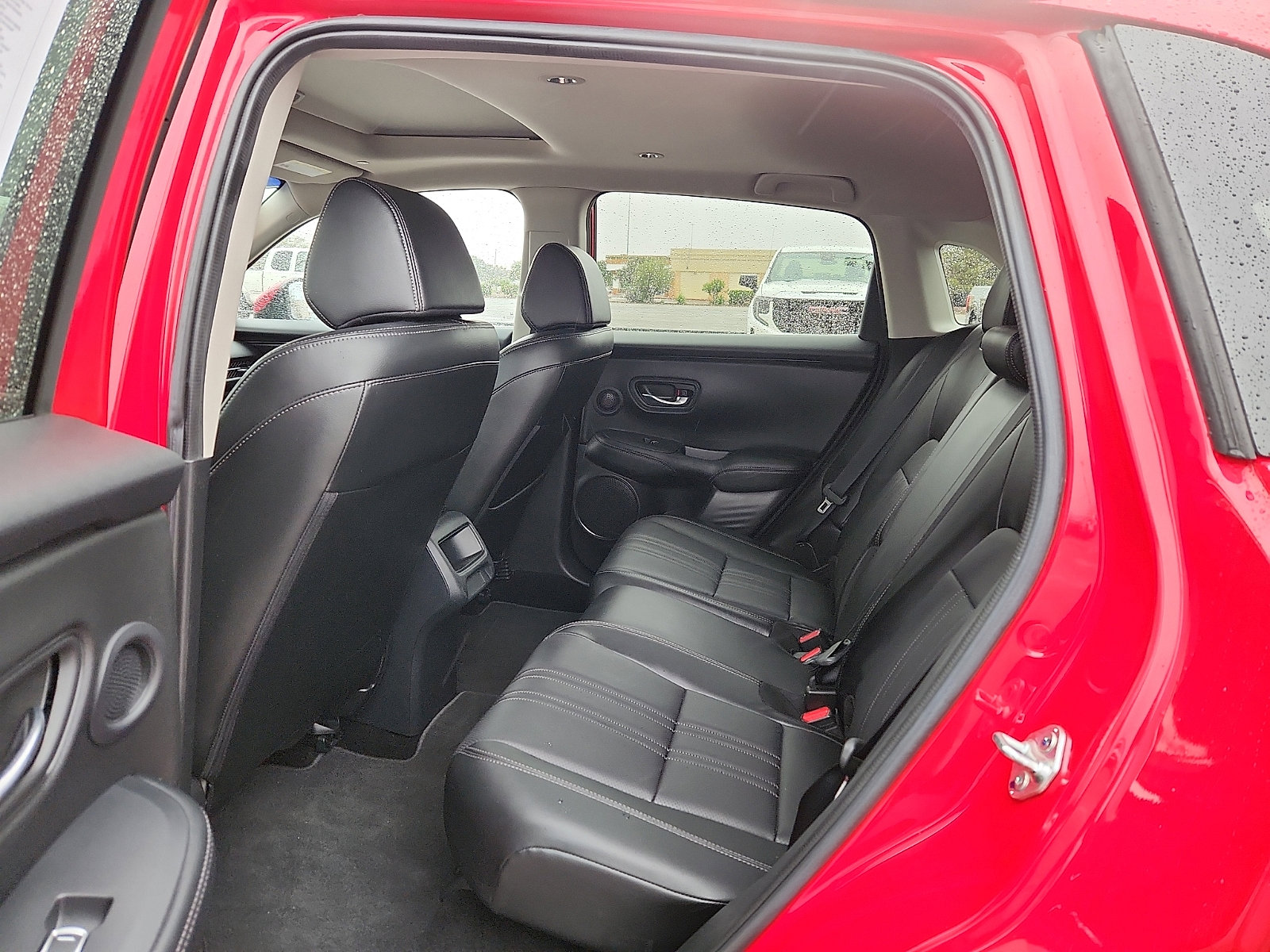 Used 2025 Honda HR-V EX-L image 9