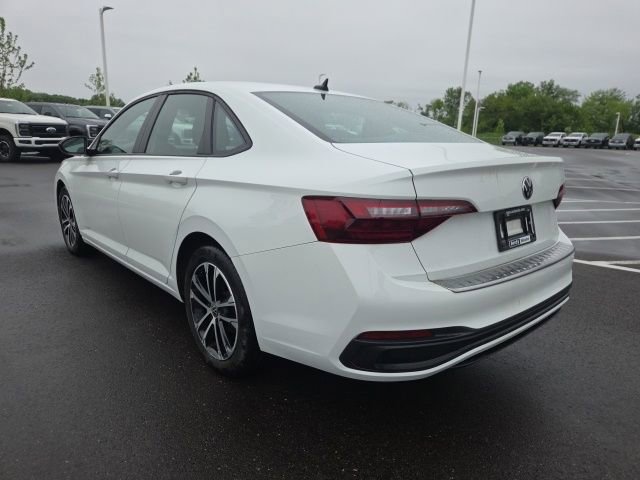 Used 2024 Volkswagen Jetta Sport FWD image 11