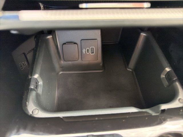 Certified 2025 Ford Explorer Platinum w/ LUX Leather Package image 29