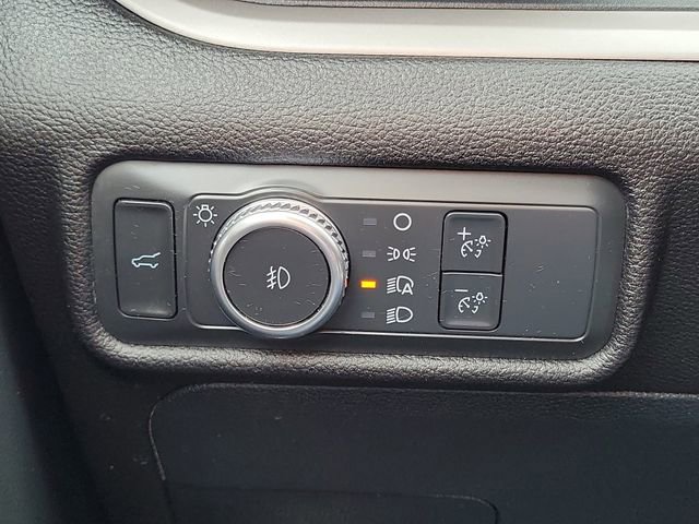 Certified 2022 Ford Explorer XLT w/ Equipment Group 202A image 12