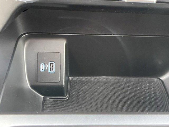 Certified 2022 Ford F150 XLT w/ Equipment Group 302A High image 26