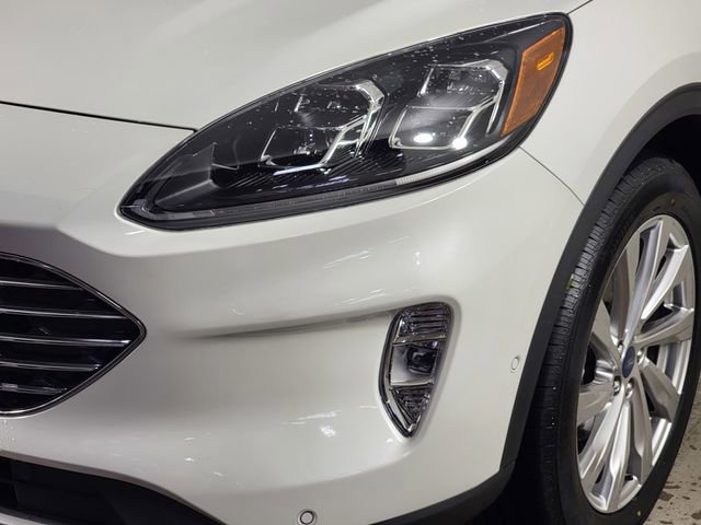 Certified 2022 Ford Escape Titanium w/ Titanium Elite Package AWD/4WD image 9