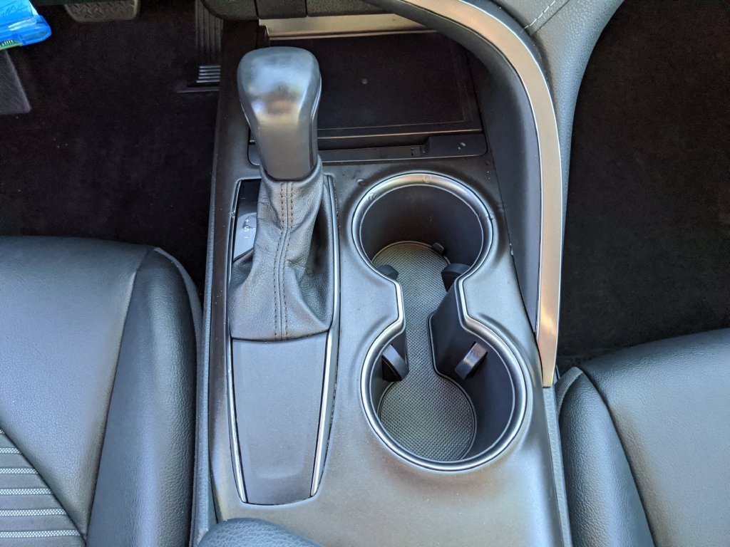 Used 2021 Toyota Camry SE w/ Blackout Package (TMS) FWD image 9