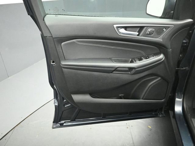Certified 2024 Ford Edge Titanium image 36