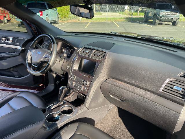 Certified 2019 Ford Explorer XLT w/ Equipment Group 202A FWD image 11