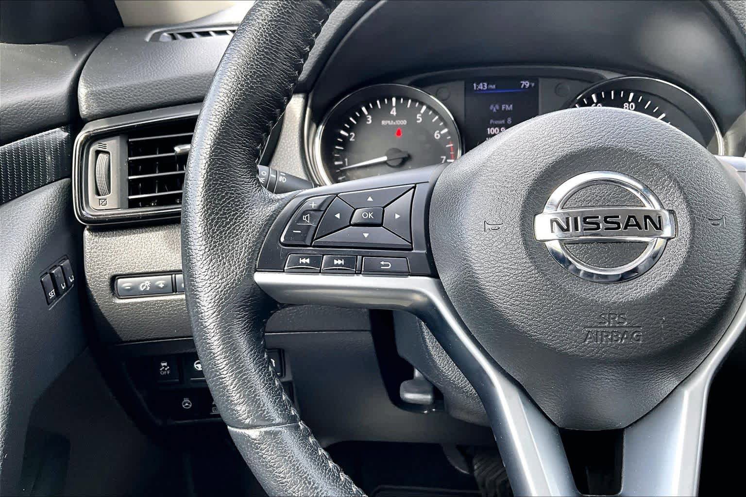 Used 2020 Nissan Rogue SL w/ Premium Package AWD/4WD image 24