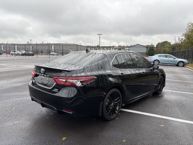 Used 2021 Toyota Camry XSE image 4