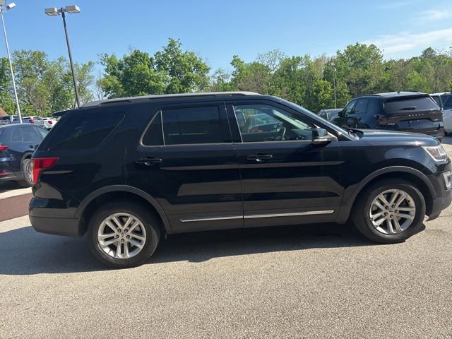 Certified 2017 Ford Explorer XLT w/ Equipment Group 202A FWD image 24