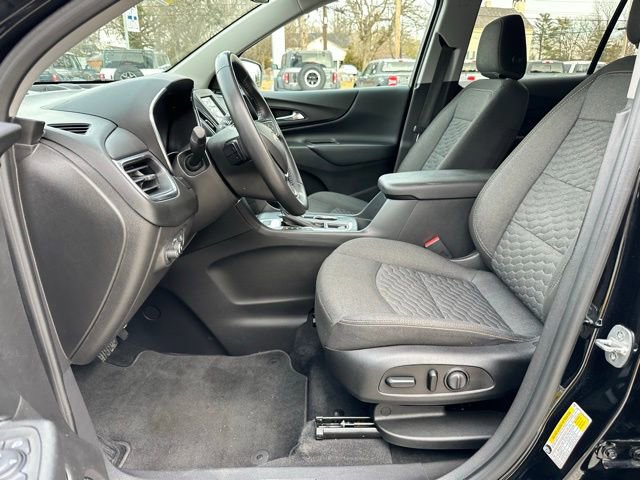 Used 2020 Chevrolet Equinox LT w/ Driver Convenience Package image 39