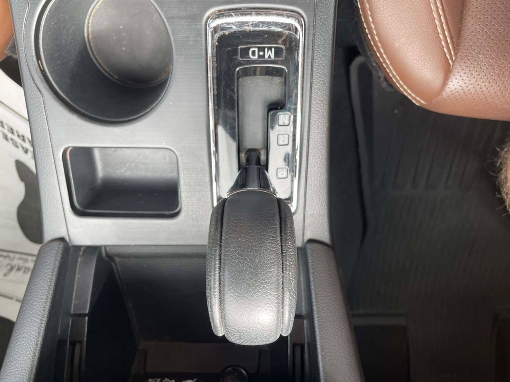 Used 2019 Subaru Outback 3.6R Touring w/ Popular Package #3A AWD/4WD image 17