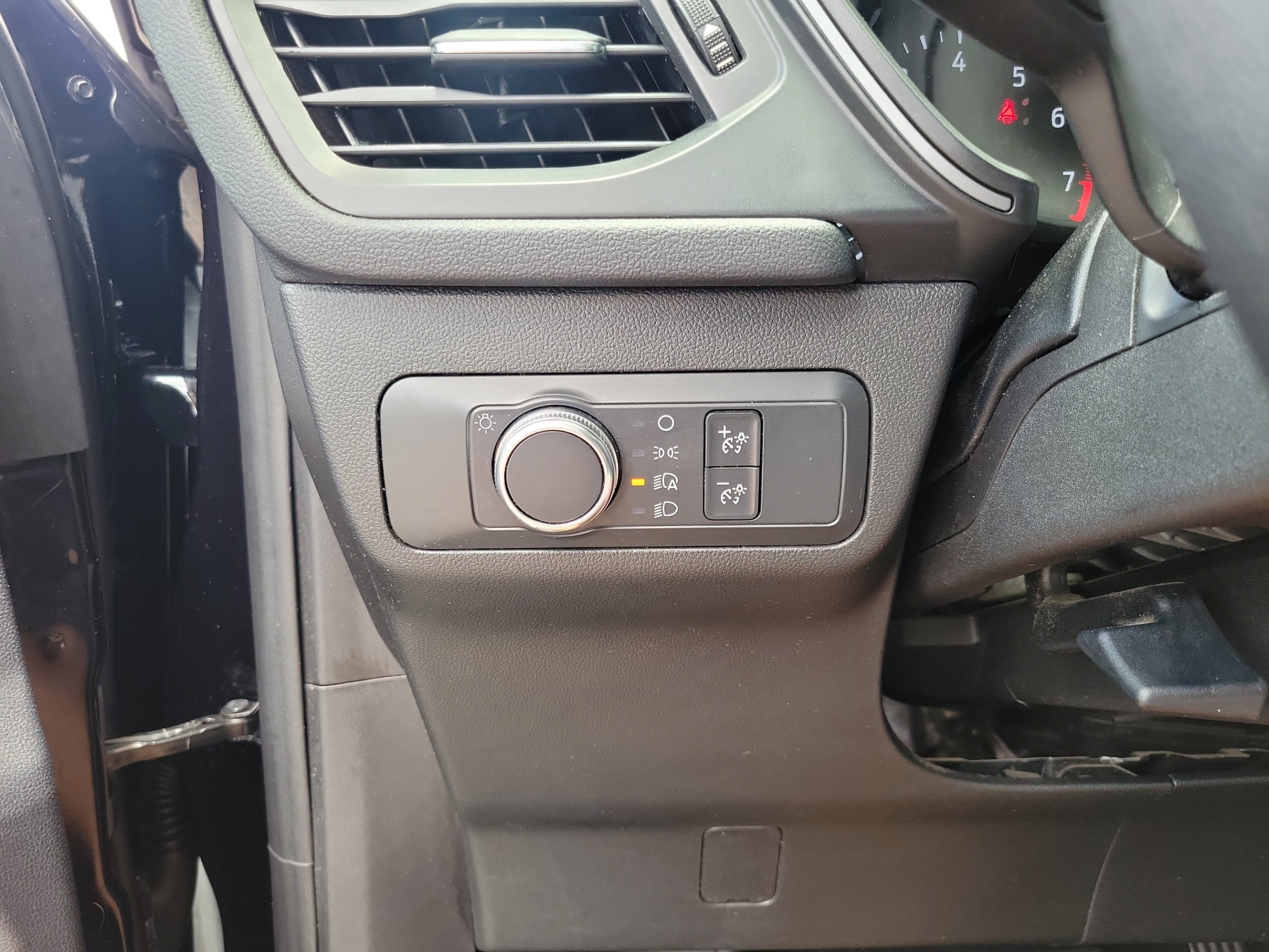 Certified 2020 Ford Escape S FWD image 19