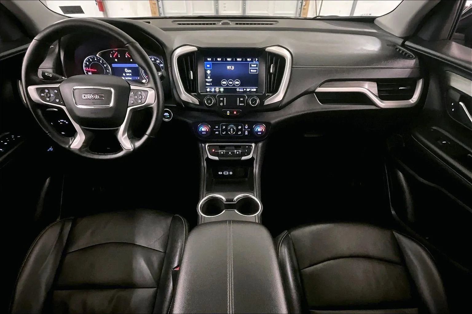 Used 2024 GMC Terrain SLT image 14