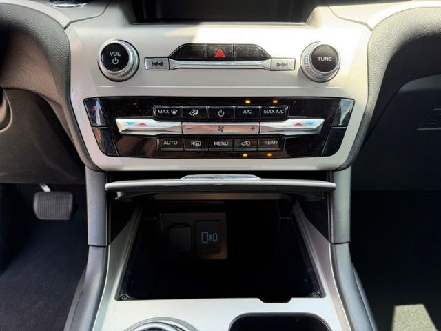 Certified 2023 Ford Explorer XLT RWD image 18
