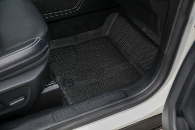 Certified 2021 Ford Escape Titanium w/ Class II Trailer Tow Package image 32