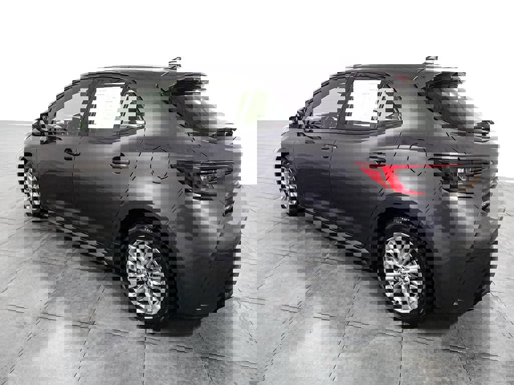 Used 2023 Toyota Corolla SE image 3