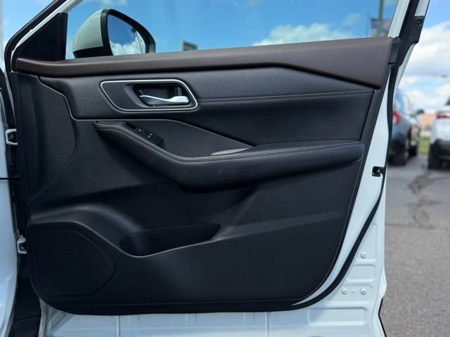 Used 2023 Nissan Rogue Platinum w/ Platinum Premium Package image 28