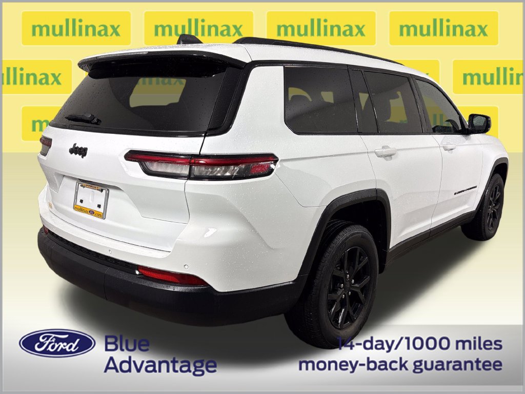 Used 2025 Jeep Grand Cherokee L Altitude RWD image 4
