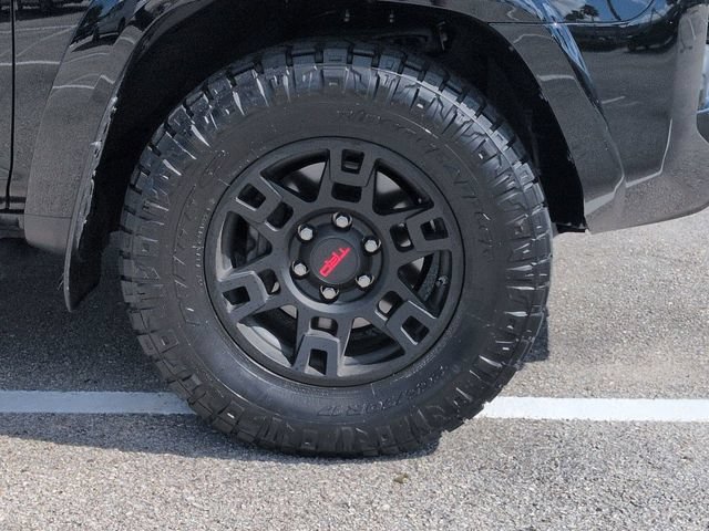 Used 2022 Toyota 4Runner SR5 Premium w/ Moonroof Package RWD image 11