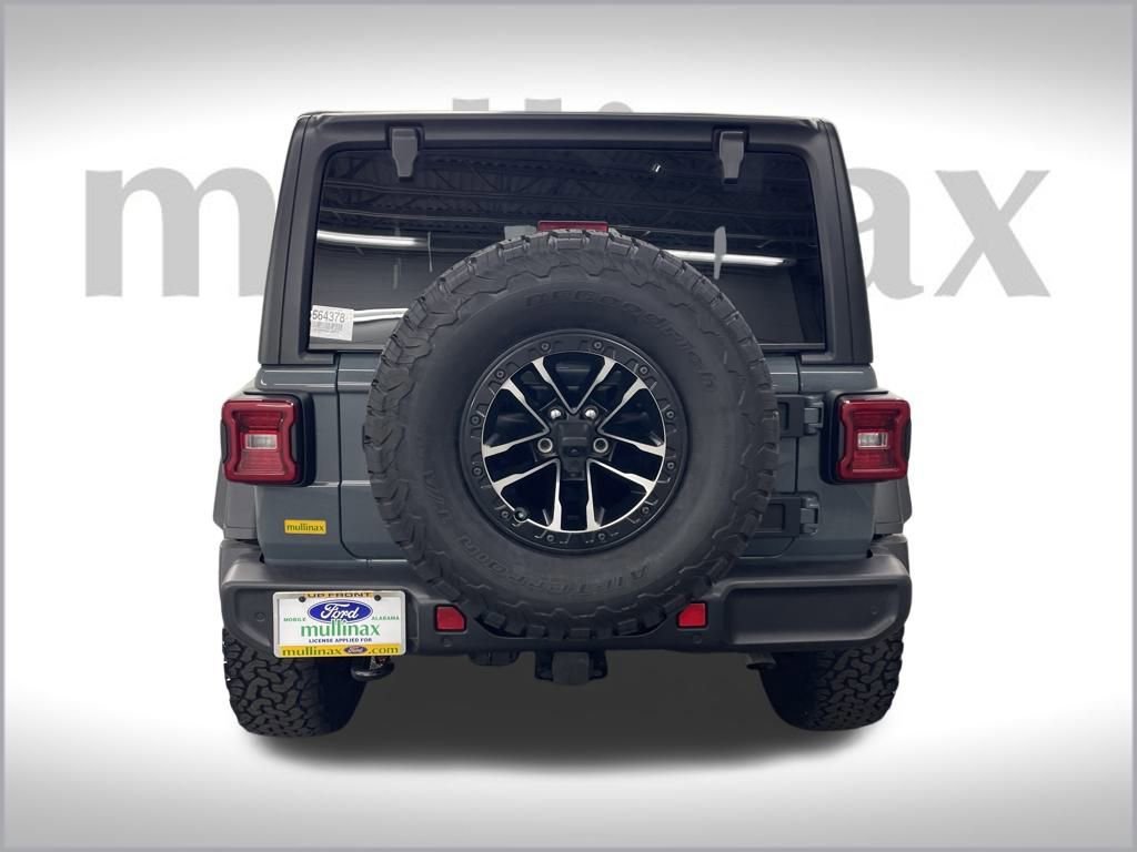 Used 2025 Jeep Wrangler Sport image 4