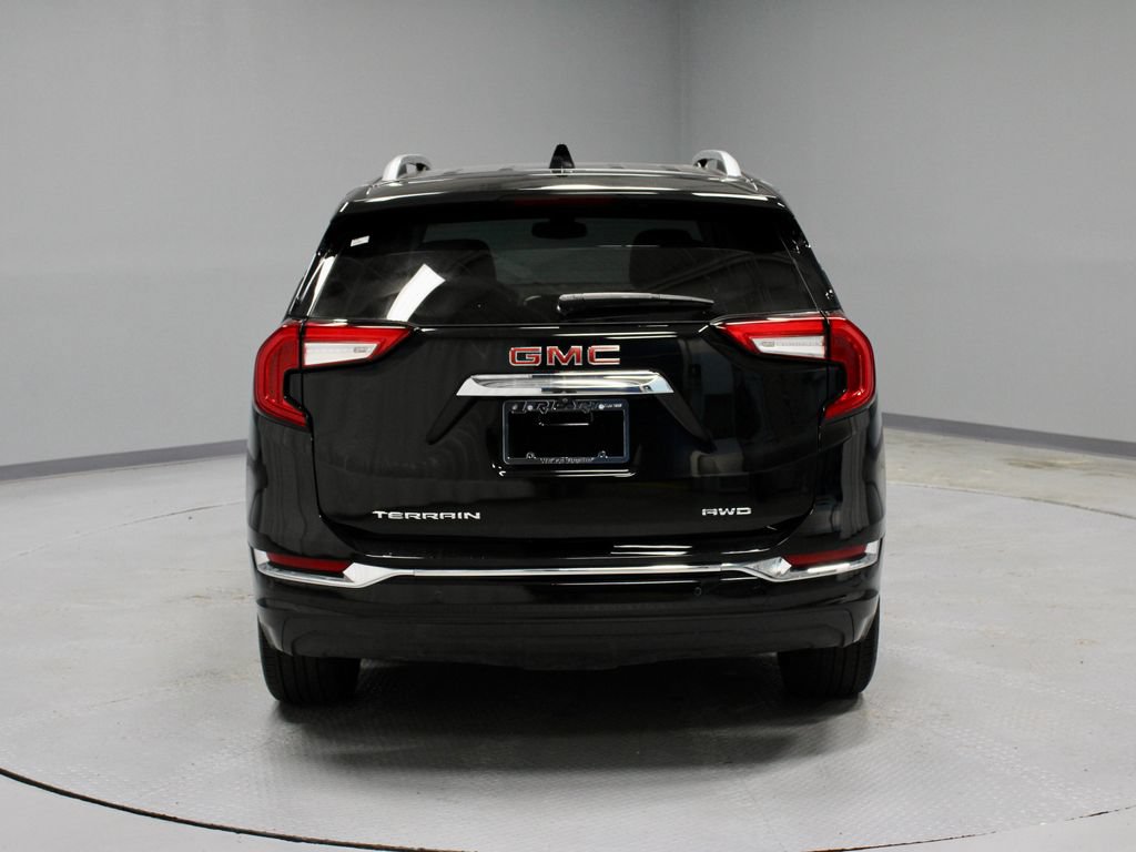 Used 2024 GMC Terrain Denali w/ Black Diamond Edition AWD/4WD image 10