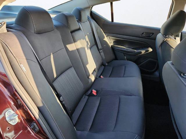 Used 2025 Nissan Altima 2.5 SV FWD image 24
