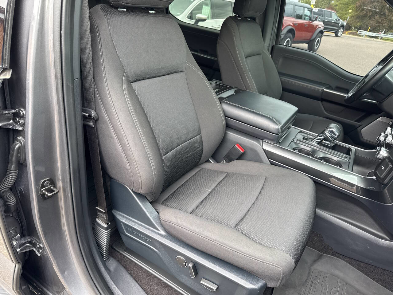 Certified 2021 Ford F150 XLT w/ Equipment Group 302A High image 16