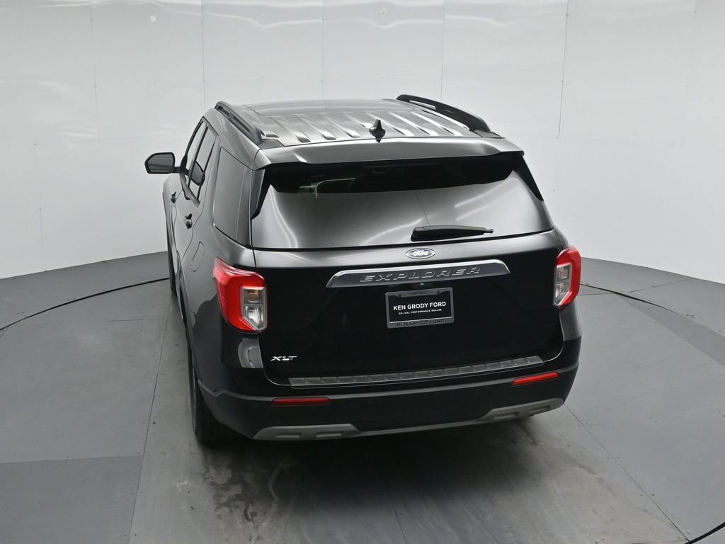 Certified 2020 Ford Explorer XLT w/ Equipment Group 202A image 17