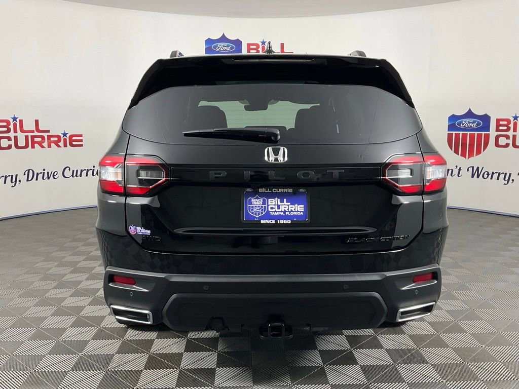 Used 2025 Honda Pilot Black Edition image 4