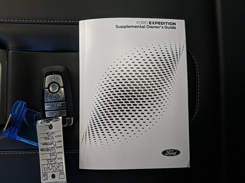 Certified 2025 Ford Expedition Platinum image 35