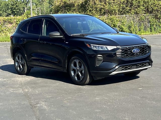 Certified 2023 Ford Escape ST-Line AWD/4WD image 7