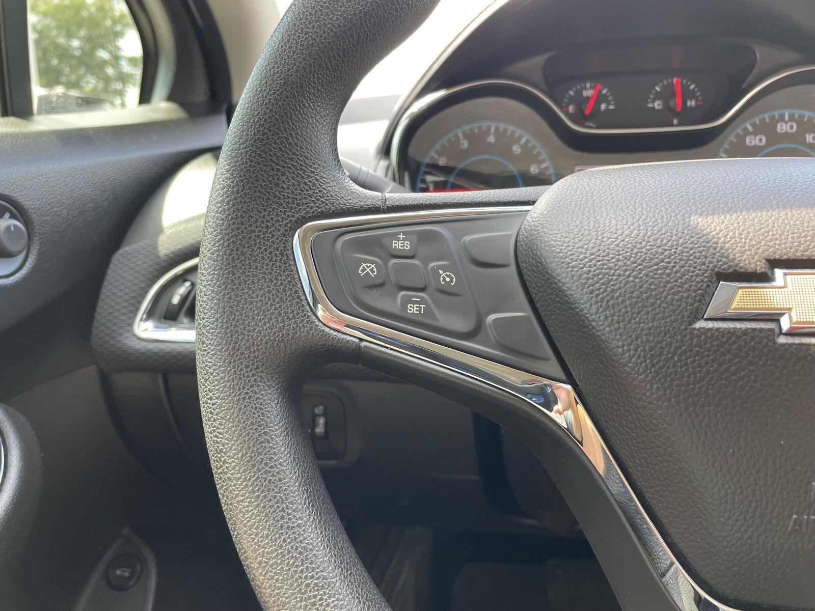 Used 2017 Chevrolet Cruze LT FWD image 13