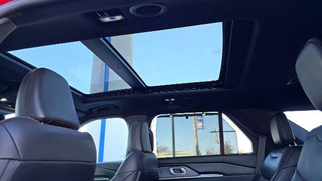 Certified 2025 Ford Explorer ST-Line w/ Premium Package image 9