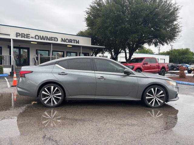 Used 2022 Nissan Altima 2.5 SR FWD image 2