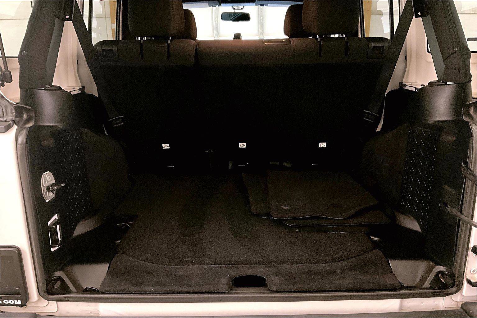 Used 2018 Jeep Wrangler Unlimited Sport S image 33