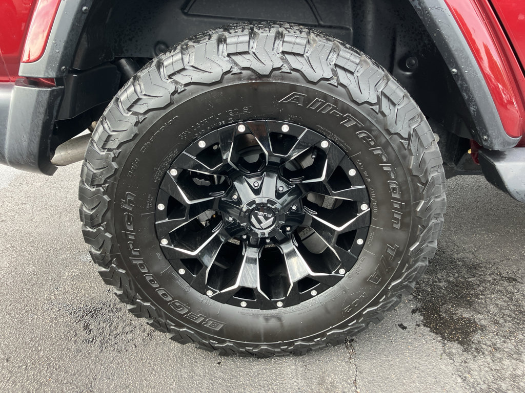 Used 2021 Jeep Wrangler Unlimited Sahara AWD/4WD image 9