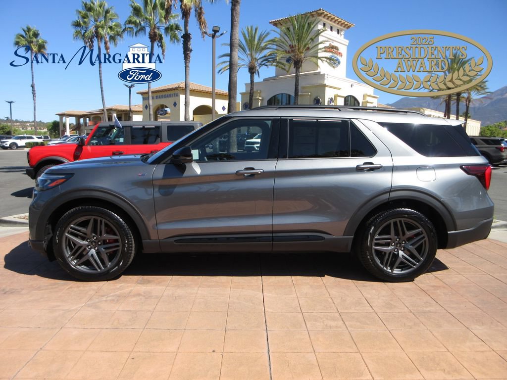 Certified 2026 Ford Explorer ST-Line w/ ST-Line Street Pack RWD image 1