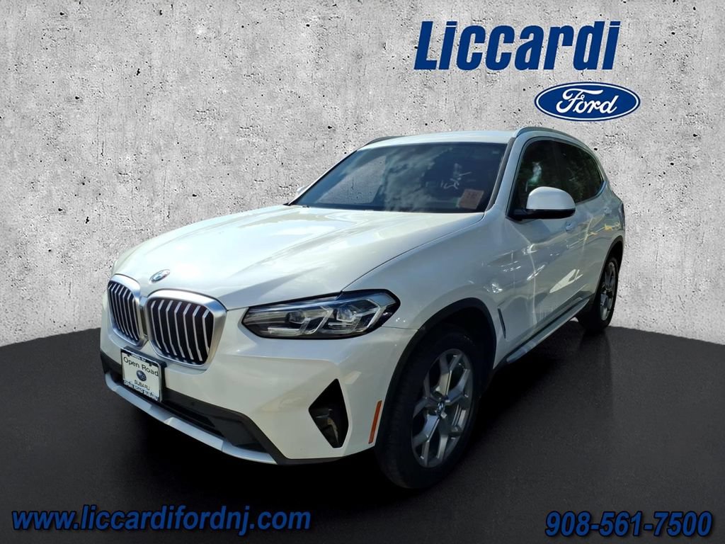 Used 2022 BMW X3 xDrive30i AWD/4WD image 2