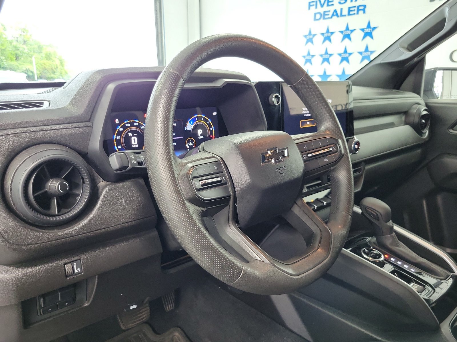 Used 2025 Chevrolet Colorado Trail Boss AWD/4WD image 10