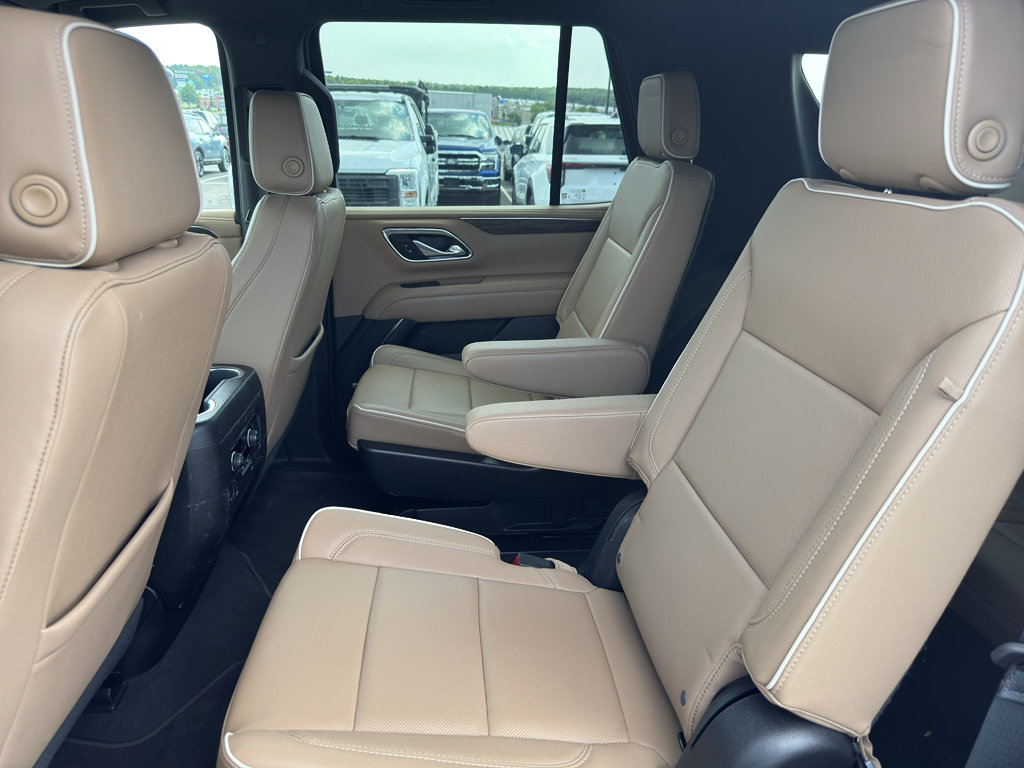 Used 2023 Chevrolet Tahoe Premier RWD image 9
