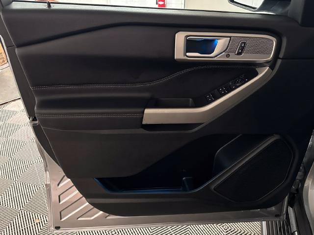 Certified 2024 Ford Explorer Limited RWD image 15