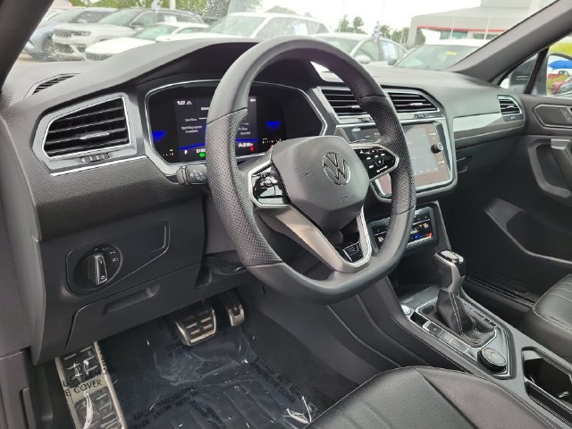 Used 2022 Volkswagen Tiguan SE R-Line AWD/4WD image 22