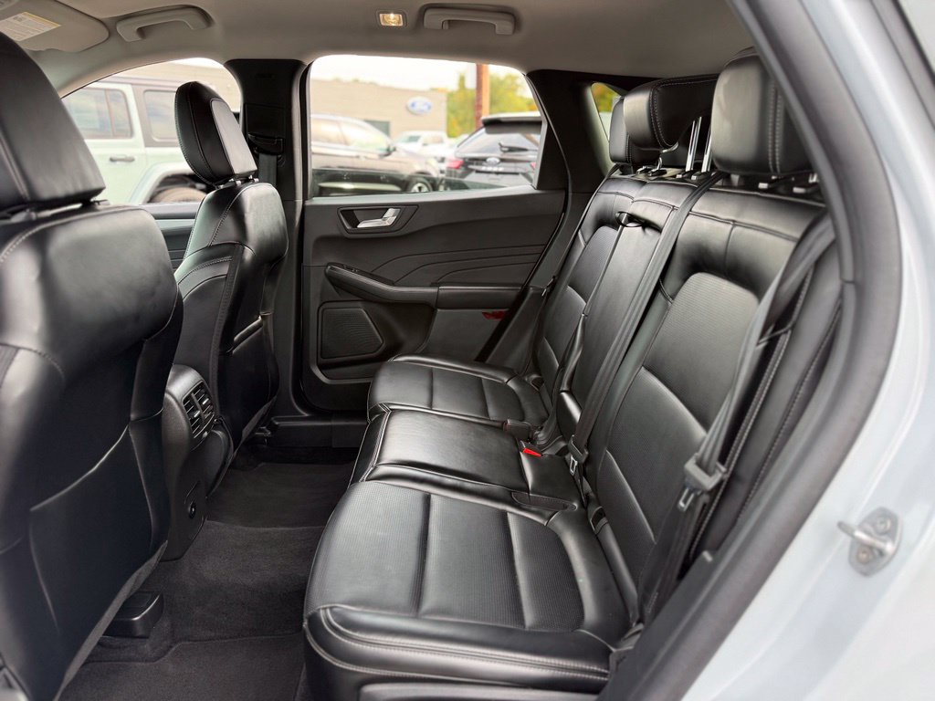 Certified 2025 Ford Escape Platinum AWD/4WD image 12